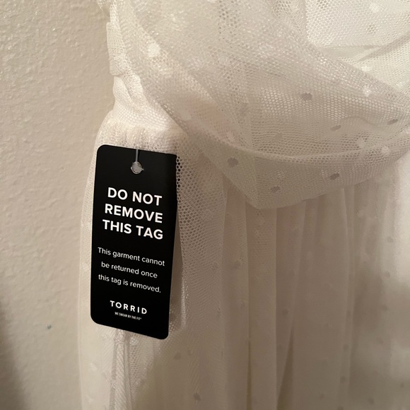 NWT torrid Special Occasion Ivory Dot Mesh Midi Skater Dress, size 18 - Picture 11 of 16